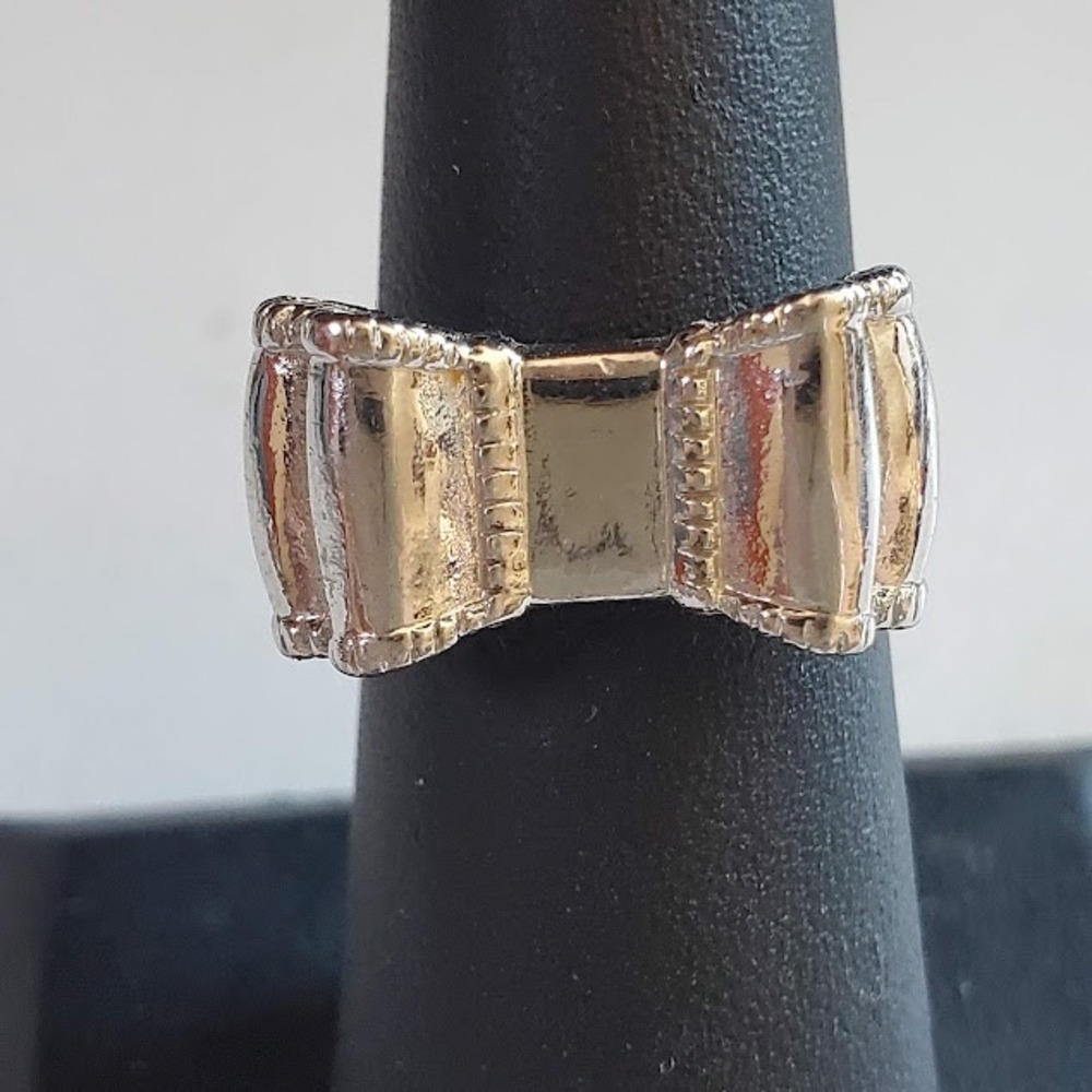 Kate Spade New York Silver Tone Bow Ring Size 5.5 Dainty Feminine Preppy